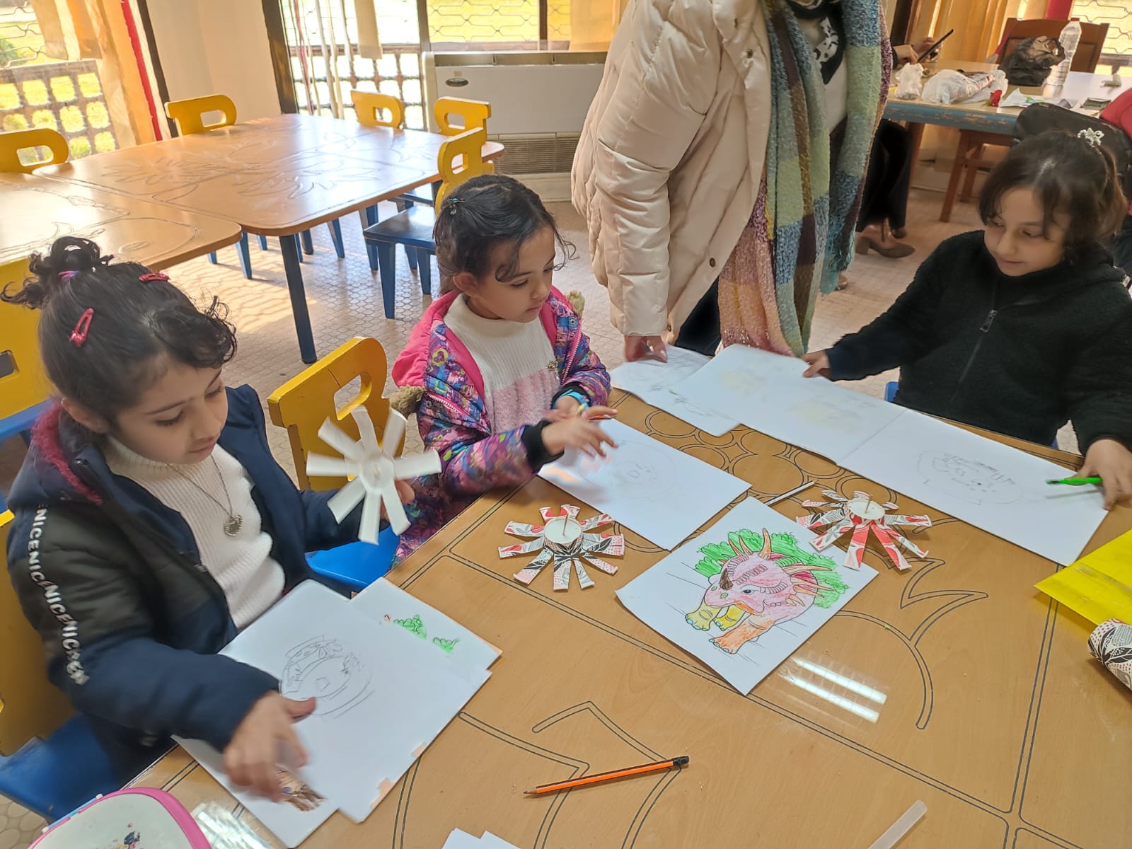 رسم وتلوييين و أشغال يدوية للأطفال