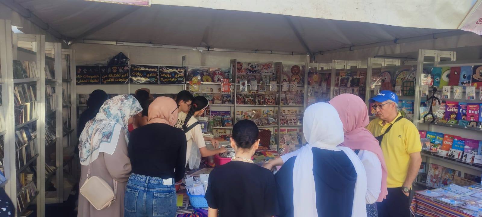 اقبال كبير على دور النشر